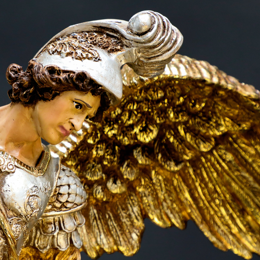 San Miguel arcángel casco clásico sin diablo – Sanso Galería / Saúl Soto